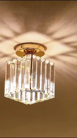 ✨ A luminária que é puro charme e transforma qualquer cantinho da casa em destaque! Moderna, fácil de instalar e com um acabamento impecável. Perfeita pra corredor, varanda, sala ou onde você quiser brilhar.💡🖤 #DecorDosSonhos #LumináriaModerna #ToqueDeEstilo #luminariasdecorativas #lustrecristal #tiktokshop 