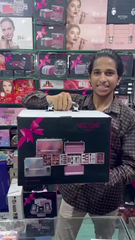 New Big Makup {Metal} box {UNBOXING} (BRIDEL) AND CASUAL USE 🥰💕#makeupvanity #bridelmakup #makeupproducts #makeupartist #wholesalemakeup #wholesalemakeup #beautyproducts #makeupmess #beauty #beautycosmetics #makeuptutorial #divinebeautyandcraft #makeupvanity  #bridelmakup #makeupproducts #wholesalemakeup #beautyproducts #makeup #trendingmakeup #trendingmakeuplook #makeuphacks #waterproofmakeup #bigmakeupkit #bigmakeupvanity #makeupmess #youtubeshorts #unboxing #makeupunboxing  #makeupkits #makeupboxset #makeupbox #highqualitymakeup #makeupartist #giftitems 