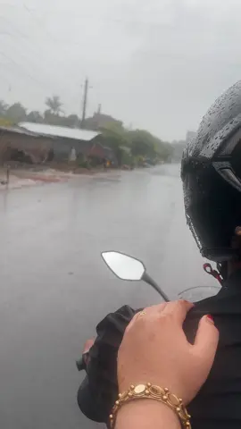 #bristy🌧 #bike  #couplegoals  বৃষ্টি ভেজা সুন্দর এক বিকেল 🫶😌