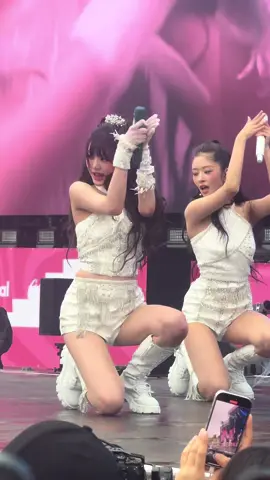 Love dive at Lollaaaa #wonyoung #ive #lollapalooza #lollapaloozaive #ivewonyoung 