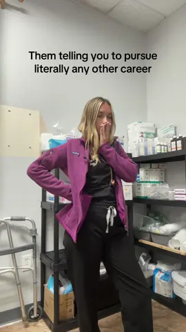 It really be like that #premed #medicalstudent #medicaltiktok #medicalassistant #mcat #medstudent #medicine #doctor #mcatstudying #scribe #futuredoctor 