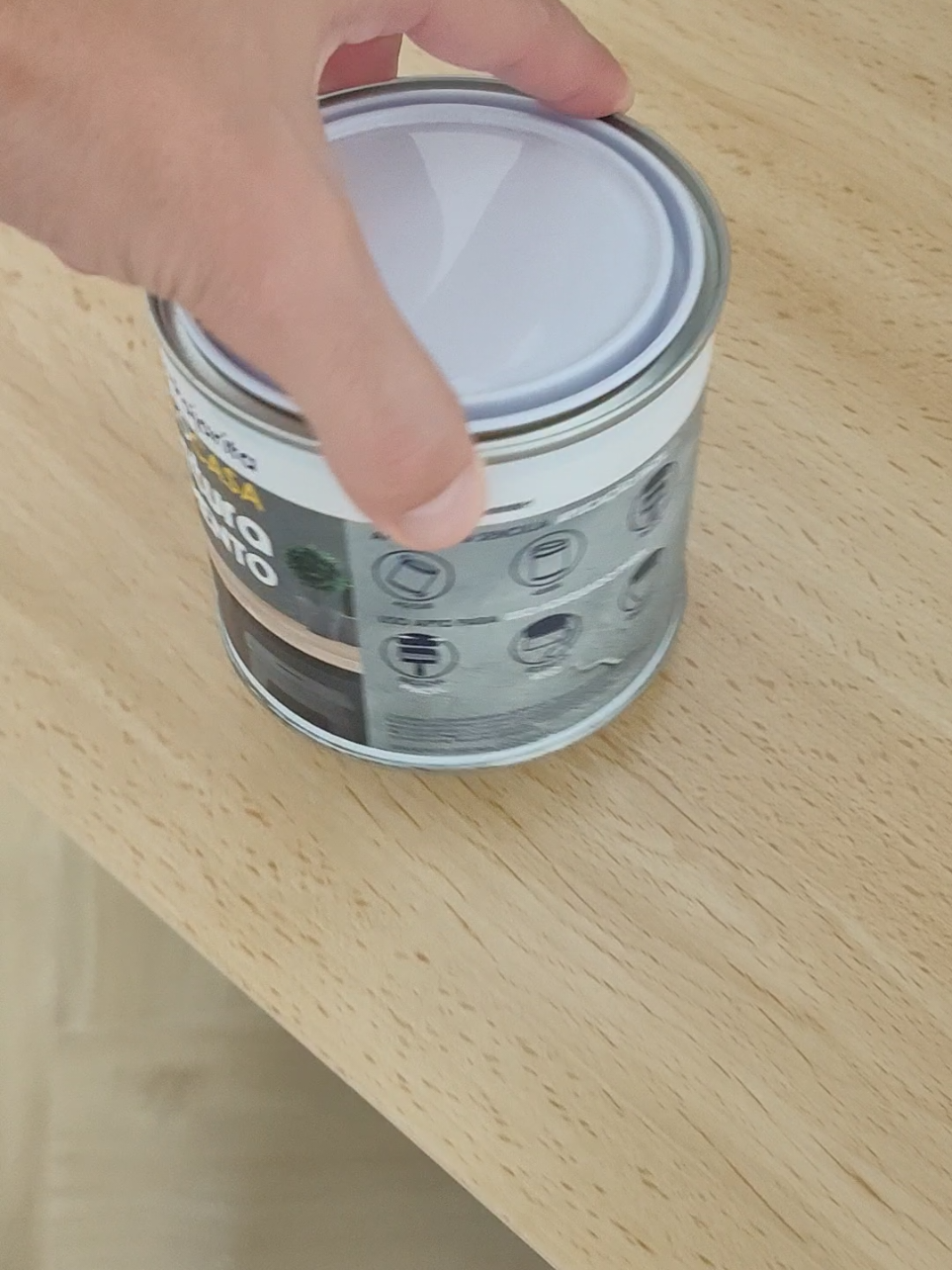 Cuando mi mujer vende por Wallapop... Deja el maquillaje y vende pintura! Ella vende y yo entrego. ☠️💰 Otra entrega peligrosa a vete a saber quién 😓