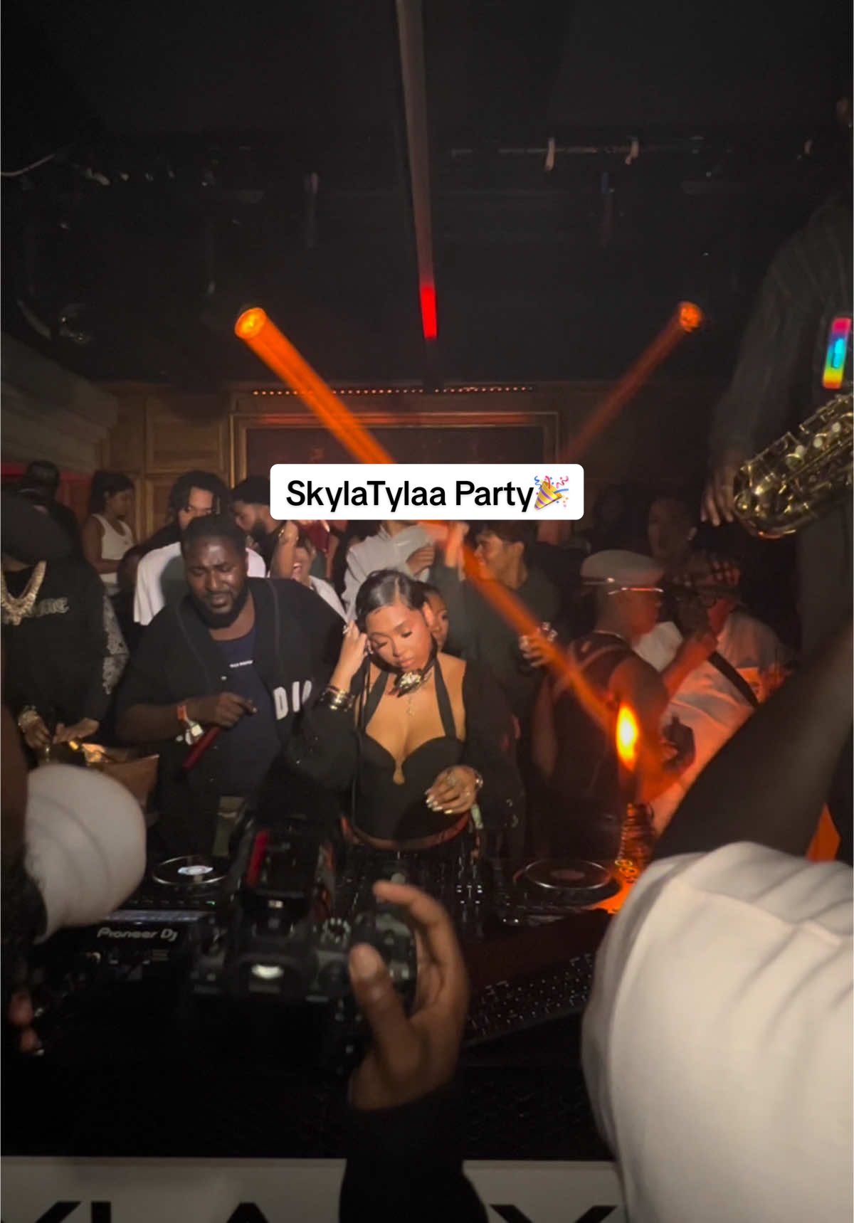 the afterparty🎆✨  #skylatylaa #wirelessfestival #afterparty #satiktok🇿🇦 #london #satiktok #londonnightlife @Skylatylaa @txr_22.txc @CIZA 