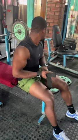 Just imagine hating on Me, when l can easily Bench press times your body weight..😂😂#fitnessmotivation #gymrat #fypp #sama28 #fitnessjourneyprogress #gymshark #staymotivated #GymLife #fitinspo #Fitness #stayfoccused #powerhousegym #sama28 