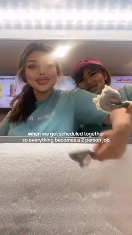 finally got scheduled tg @claudia‼️ #baskinrobbins #work #icecream #workbestie 