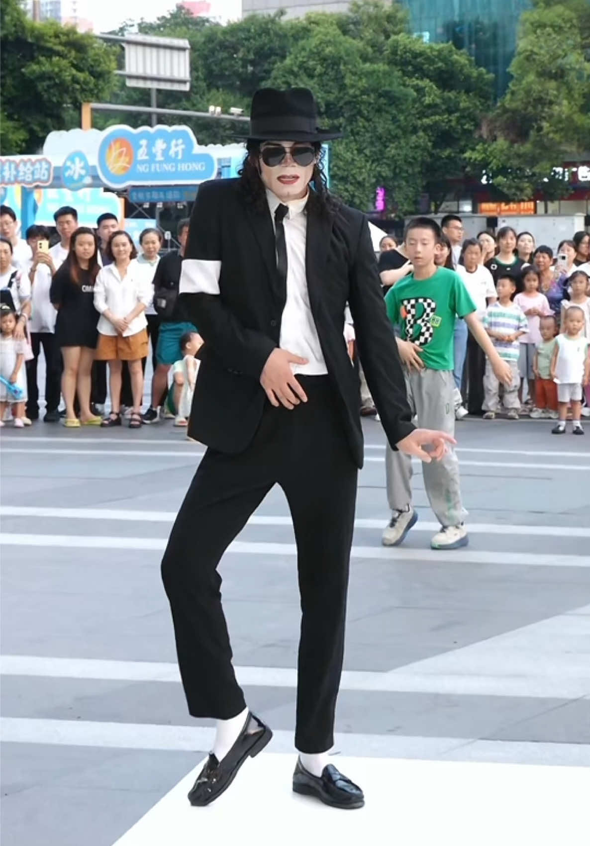 Dance non-stop, happy non-stop!#caijun #michaeljacksoncaijun#michael #mj #dance #moonwalk #Dangerous 