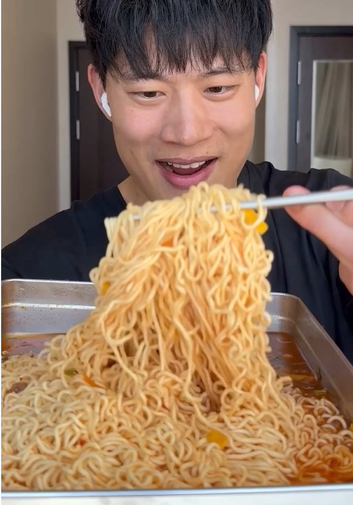 GIANT RAMEN at the Convenience Store in Korea