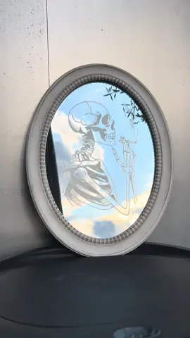 Skull Mirror gravé à la main, prêt à sublimer ton intérieur 💀 Disponible à la vente, contact en DM ✉️  #SkullArt #GravureSurMiroir #MirrorArt #DarkAesthetic #EngravedMirror #Artisanat #FaitMain #CustomArt #AlternativeDecor #TattooInspired #GlassEtching #MementoMori #CréationUnique #ArtOnGlass #SkullVibes #InkInspiredArt #geneva #switzerland 