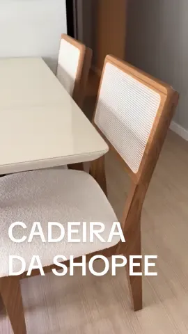 Sou apaixonada nas minhas cadeiras e arrisco a dizer que são meu maior acerto da @Shopee Brasil até hoje! Comenta “eu quero” que te mando o link 🤎✨ #creatorsearchinsights #decoracaodecasa #homedecor #apartamentopequeno #apartamentonovo #casanova #moveis 