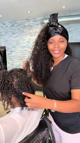 They wanted him to give the curls a B r e am 😅🔥☺️#chicagostylist #menbraids 