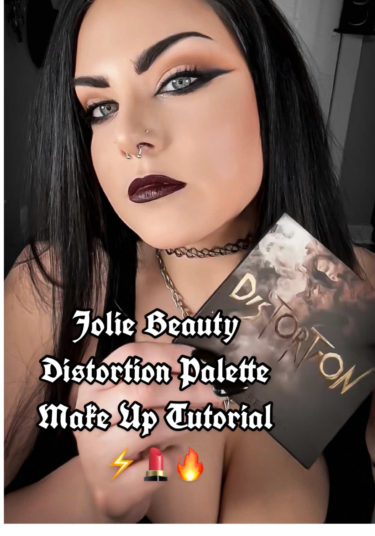 The Distortion eyeshadow palette from @Jolie Beauty has quickly become my everyday look. I can’t stop reaching for it! ✨⚡️#gifted Products used 💋 Distortion eyeshadow palette Shoulder in the crease, haze in the outer corner and mid crease, grainy in the outer corner, warped as a Smoky liner. smolder eye pencil in black to tight line plump up the volume lip, plumper and prep  amplified mascara . . . . #joliebeauty #festivalt #festivalmakeup #grungemakeup #smokeyeyetutorial #altmakeup #alternativemakeup #altgirl  #edgymakeup #sireneyes #smokeyliner #gothmakeuplook #indiemakeupbrands #crueltyfreemakeup #concertmakeup #darkeyeshadow 