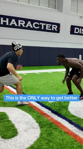 Get you a trainer who can get you REAL reps, only way you can get better 🏧 We only do translatable drills, no drills for IG‼️ #bk1zzle #football #cfb #athlete #CollegeFootball #d1 #defensiveback #workout #brandonkim #db #cb #dreamaversity #bkizzle #training #sec #auburn #auburnfootball #press 