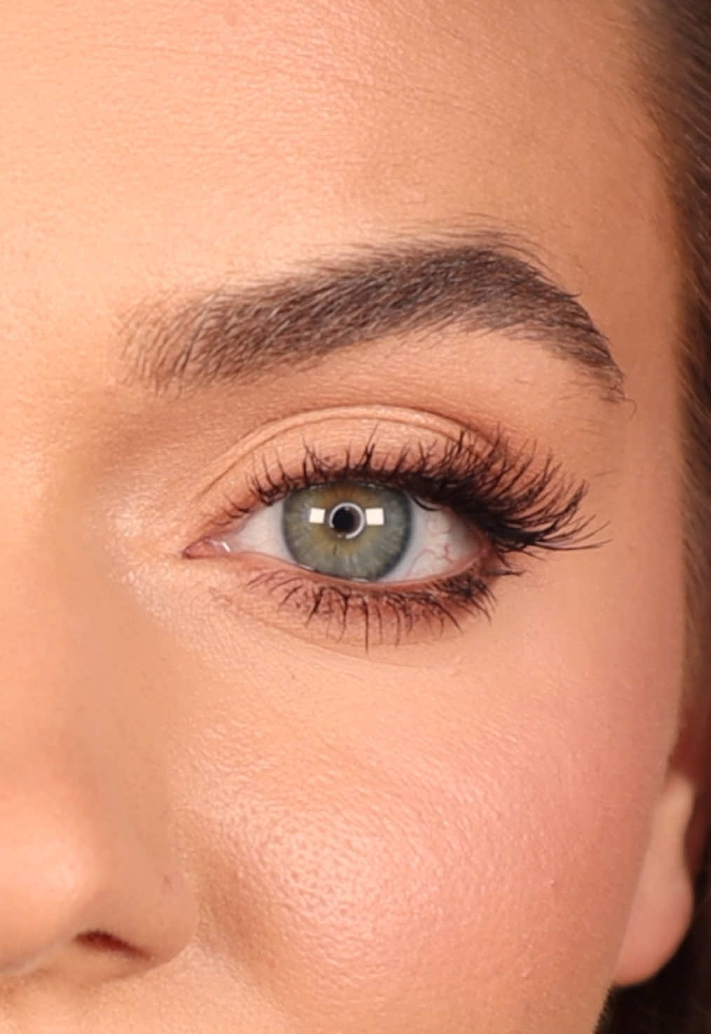 Warm toned eyeshadow tutorial #eyeshadowtutorial #tarteeyeshadowpalette #eyeshadow #easyeyeshadowtutorials #beginnermakeuptutorial #makeupartisteyeshadow @tarte cosmetics Full Bloom Paltte (discontinued) 