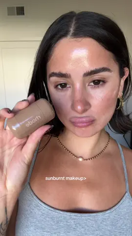 after sitting in the sun all day 🤩 #summermakeup @rhode skin blush in date cake and lip shape in twist 