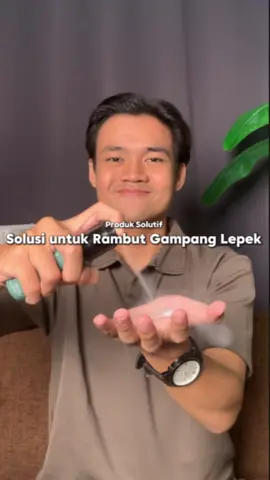 Kalo kalian punya rambut yang gampang lepek tapi pengen rambutnya tetep bervolume cobain deh pake Natural Hair Powder dari Cave ini bro! Ada yang udah coba? #HairPowder #Cave #MensGrooming 