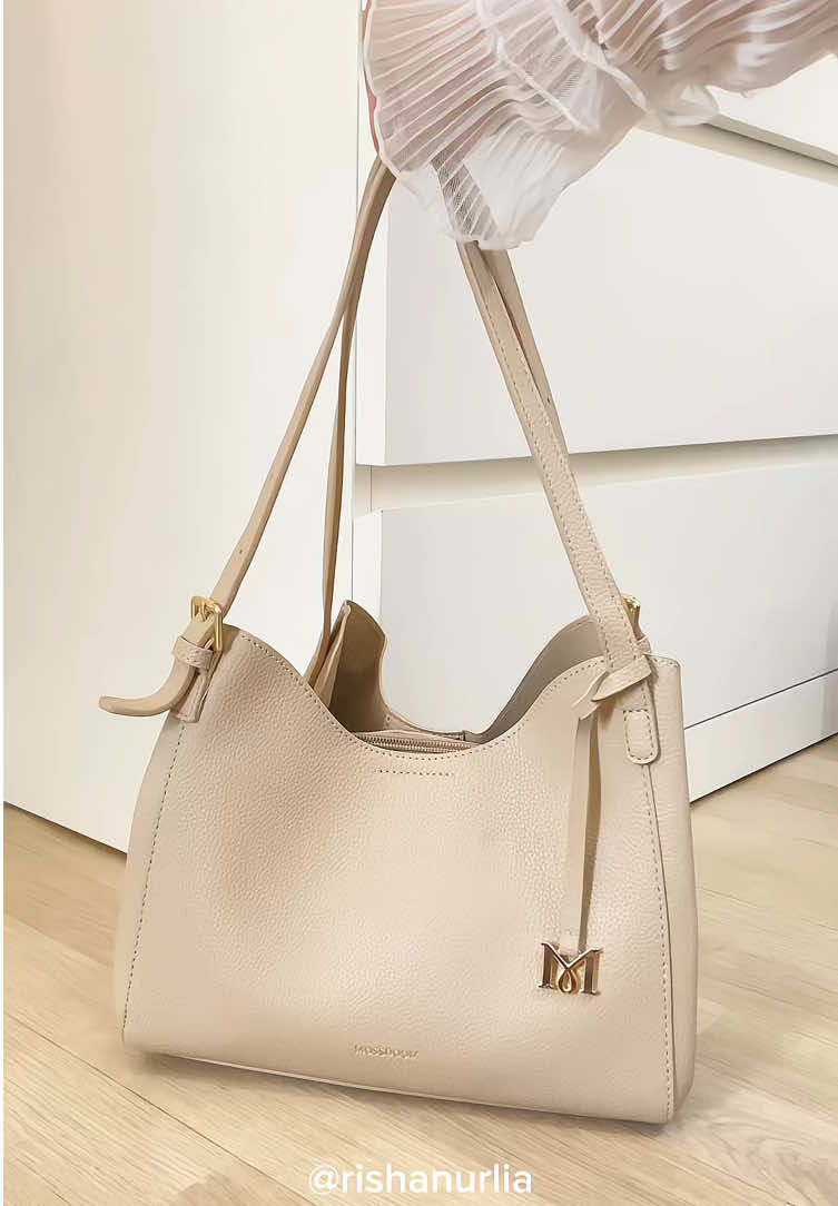 Mossdoom Lany Bag super cakep & simple!😍🤎 #mossdoom #mossdoombags #tasmossdoom #taswanitaeleganmewah #taswanitaelegan #tasmurahberkualitas #tascantik #taswanitaselempang #taswanitapremium #taswanitaviral #mossdoombag 