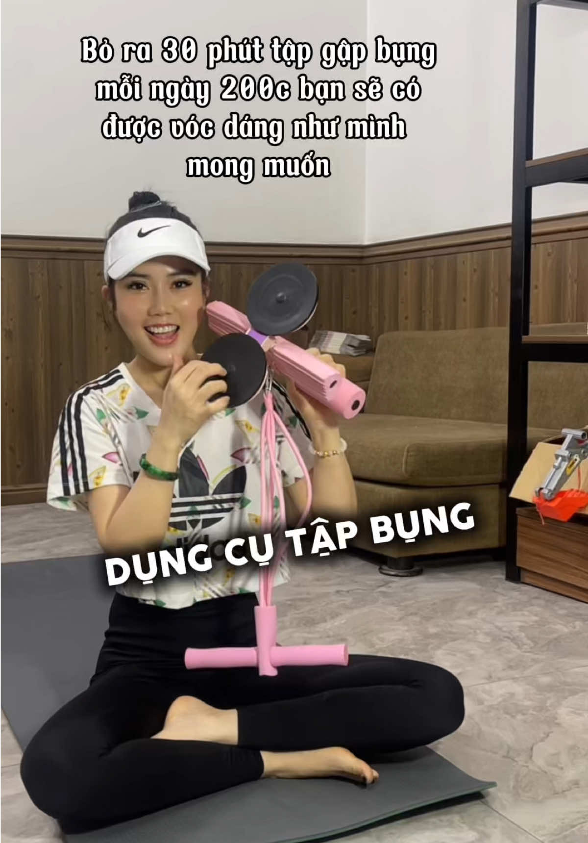 Tập 20 phút mỗi ngày thôi mà bụng mình gọn hẳn sau hơn tuần luôn á 😳 Đế hút siêu chắc – không trượt, không tuột, tập cực yên tâm nha!#huyenchamchi25 #dungcutapbung #dungcutapgym #tapbung #viral 