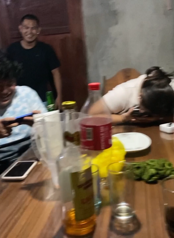 inuman na may konting bible study 😭 #fyp #hb #hg #friends #bff #funny #fyppppppppppppppppppppppp #ilonggo #hiligaynon #friendship 
