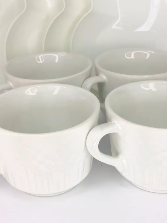 Kit de Xícaras de Chá em Porcelana com Relevo Branca e Pratinhos de Coração de Plástico Que tal transformar seu momento de chá ou café em uma experiência ainda mais especial? Este kit traz xícaras de porcelana com delicado relevo branco, perfeitas para apreciar suas bebidas favoritas com elegância.  Comenta EU QUERO que te envio o link Preço: R$ 22,99 #sussu_indica #achadosshopee  #xicaracoração