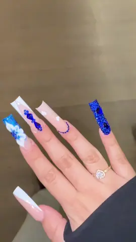 Period gucci gucci 😜😜 @NAT$  #buchonanails #royalbluenails #paratiii
