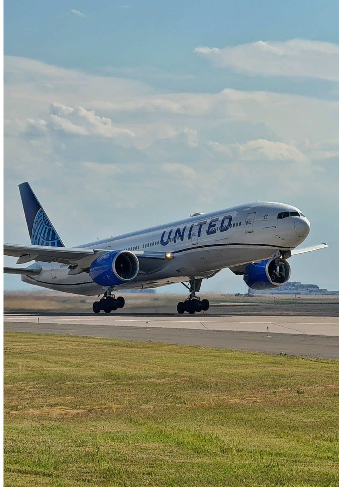 Comment if you know what runway this @United Airlines 777-200 heading to Honolulu departed from. #airportops #airport #airportlife #airportview #aviationlovers #aviation #denverinternationalairport #colorado #avgeek #aviationgeek #plane #airplane #planelovers #flying #takeoff #boeing #777 #fyp #foryou #foryoupage 