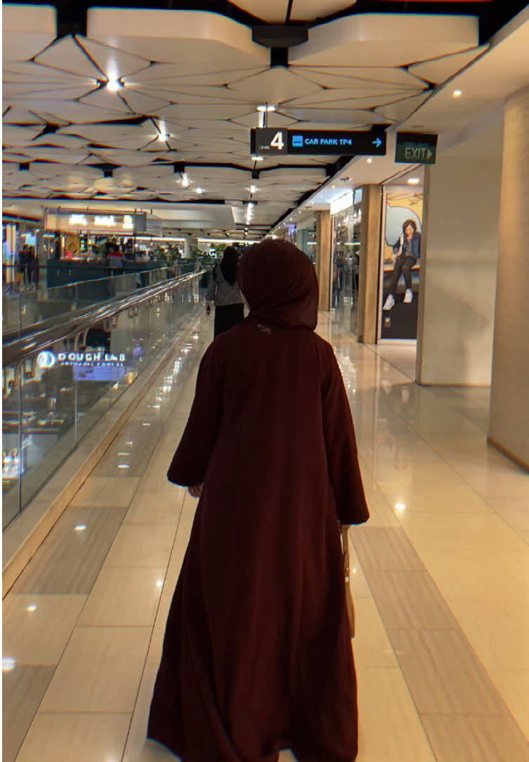 aku+abaya : nyapu mall🫠#CapCut #masyaallahtabarakkallah #abaya #arabicsong #foryoupage 