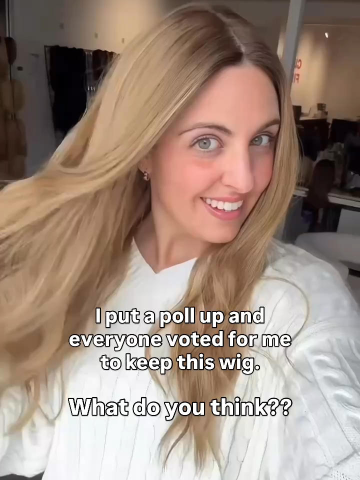 I let you guys pick my new hair.....and I think I'm in love 😍 WIG DETAILS // DIMENSIONAL DARK BLONDE GAME CHANGER WIG . . . #wigsforwomen #wigsforhairloss #wigsforalopecia #hairlosshelp #hairthickening