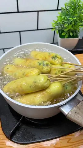 biar anak anak nggak jajan di luar, dibikin kan cemilan sosis telor ini pasti pada ketagihan #sosis #telor #idecemilan #idejualan #menusederhana #menusimpel #menurumahan #menu #menuharian 