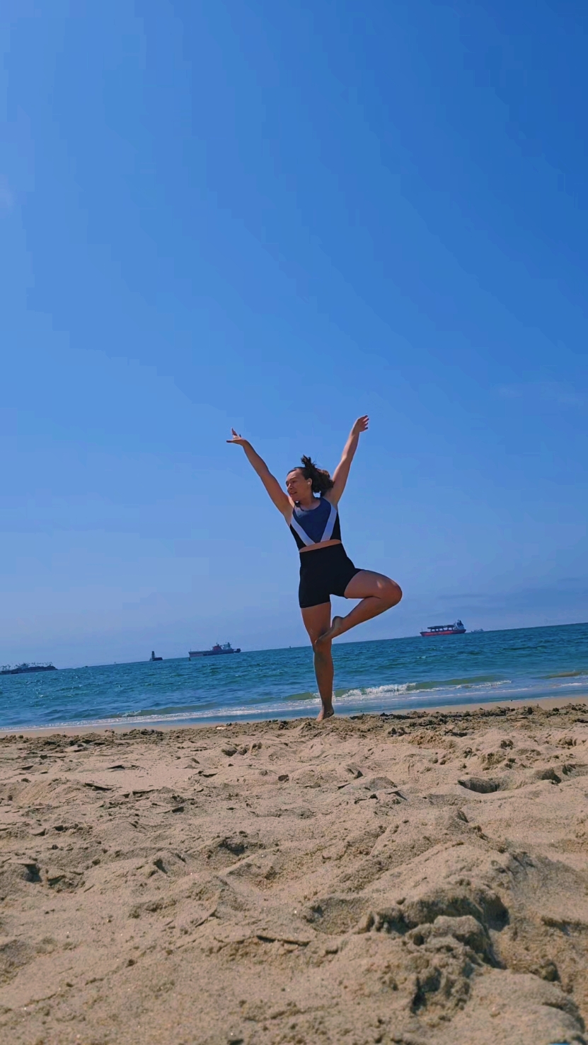 Ordinary ✨️❤️‍🔥💃 #ordinary #alexwarren #dance #passion #dancelikenooneswatching #mylove  #Love #beach #beachlife #contemporary #teacheronsummerbreak #godgift 