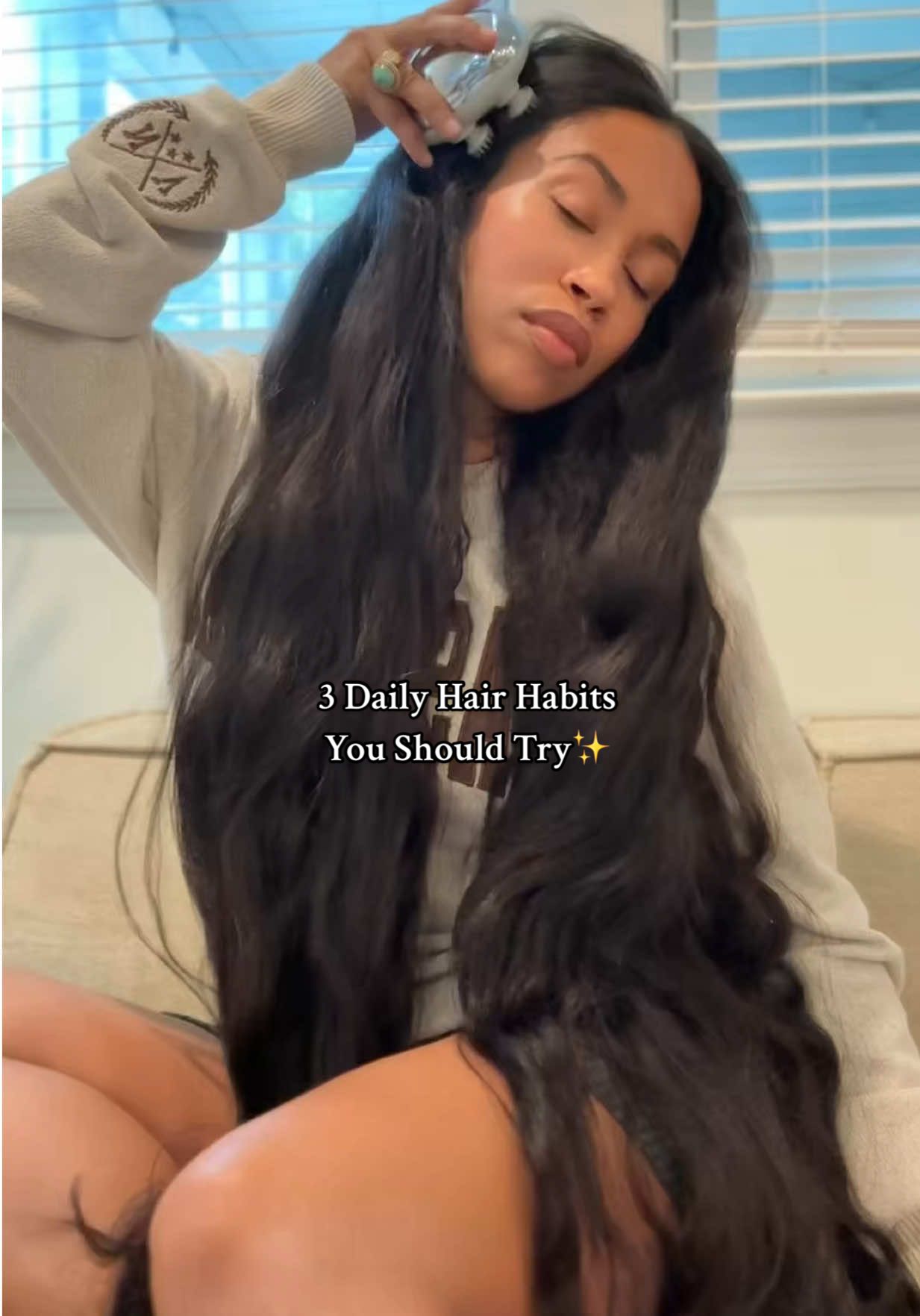 Why I combine all 3 💡+👐+🌿” ✨ Red light = stimulates follicles 👐 Massage = improves absorption & blood flow 🌿 Herbal oil = delivers nutrients & calms the scalp  Together, it’s a powerful ritual for growth, health, and relaxation. This routine is my little wellness moment. It helps me slow down, de-stress, and feel connected to my body. Healthy hair is the bonus, balance is the goal.#longhair #naturalhair #hair #health 