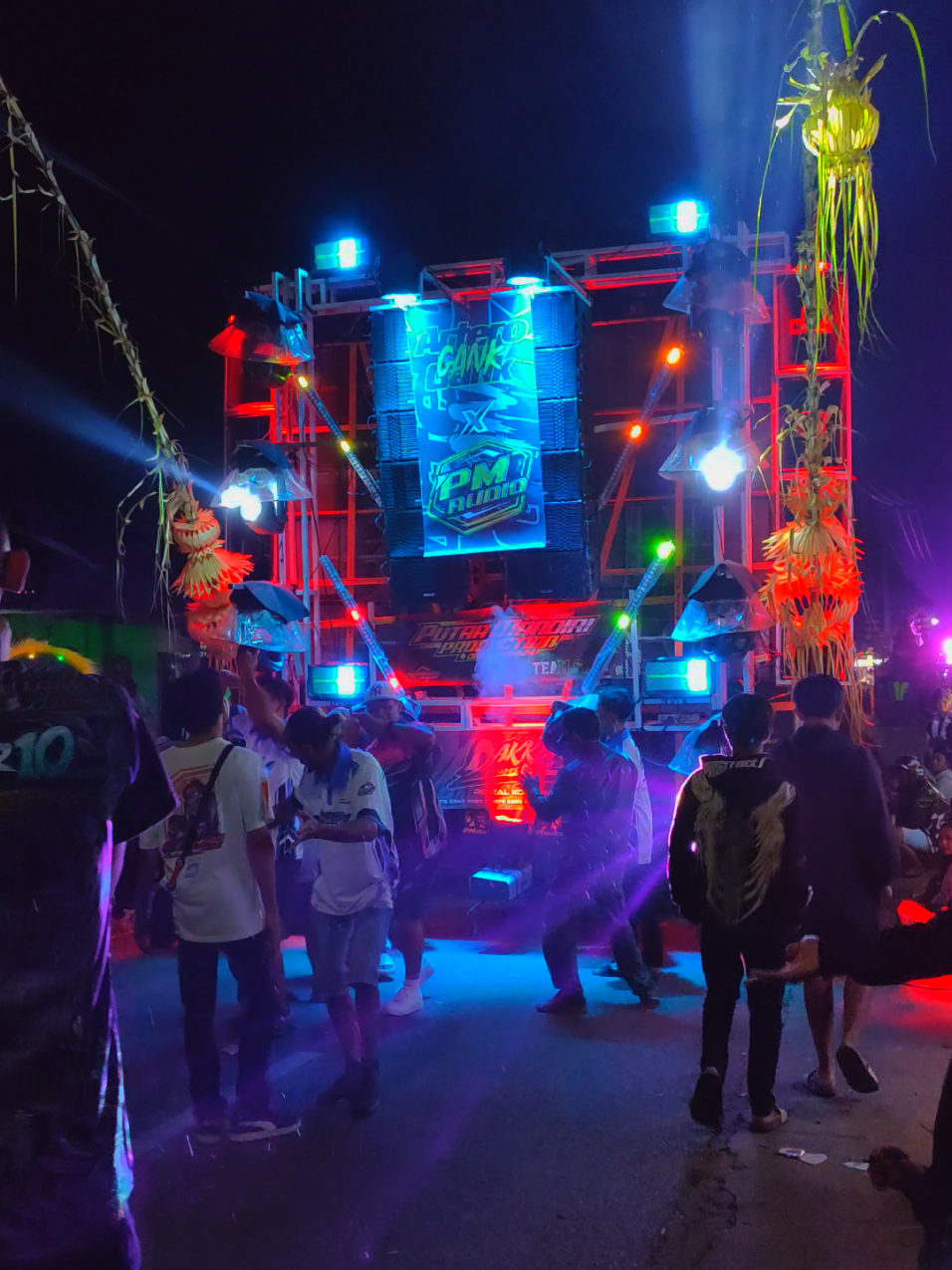 PM AUDIO  @pmaudiosoundsyistem @putra.mandiri512   Mode Morop Nemen🔥🔥🔥 #soundhoregmalang  #soundmalang  #ceksound  #soundhoregjawatimur #batlesoundbalapjatim  #karnavalmalangselatan  #fypシ゚ 