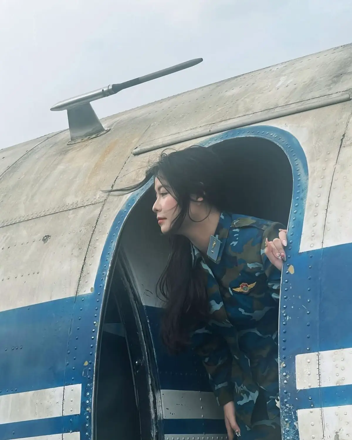 Khoảnh khắc “hạ cánh nơi anh” cực đẹp của binh nhì Nguyễn Trà Mi...chúc cô gái hoàn thành xuất sắc nhiệm vụ A80 🇻🇳❤️ Ảnh: Mi Nguyễn#ntc #Thờisự 