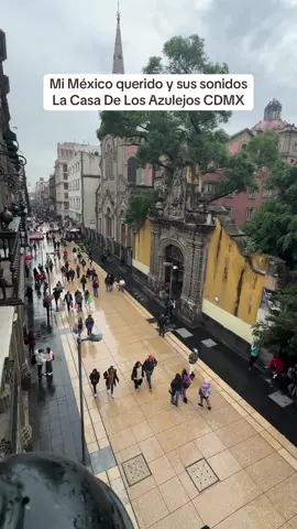 Una joya escondida en pleno corazón del Centro Histórico de la #cdmx La Casa de los Azulejos Construida en el siglo XVIII, ha sido testigo de la historia y la transformación de la capital. Hoy en día, puedes disfrutar de su belleza mientras tomas un café o comes en su interior, rodeado de arte y arquitectura única. Cómo la Ciudad de #México no hay dos. 