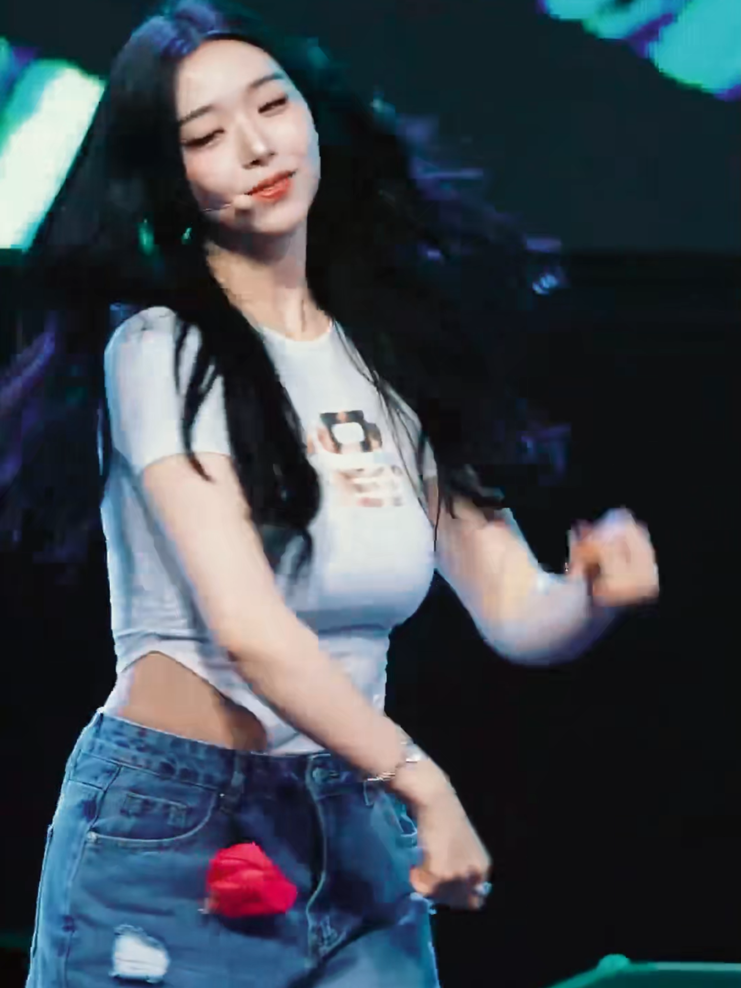 KIM CHAE YEON 🩷🎥🫦 #김채연 #KimChaeYeon #트리플에스 #tripleS #kpop #korea #media #dance #fancam #fanforever #topfan 🎥