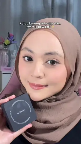 my second purchase!! i suka bawak dalam beg sebab senang nak touch up makeup. dab dab terus makeup i jadi smooth again 😍 #CarslanSummerMakeup #Carslan #settingpowder #powder #carslansoftfocuspowder #bedakviral 