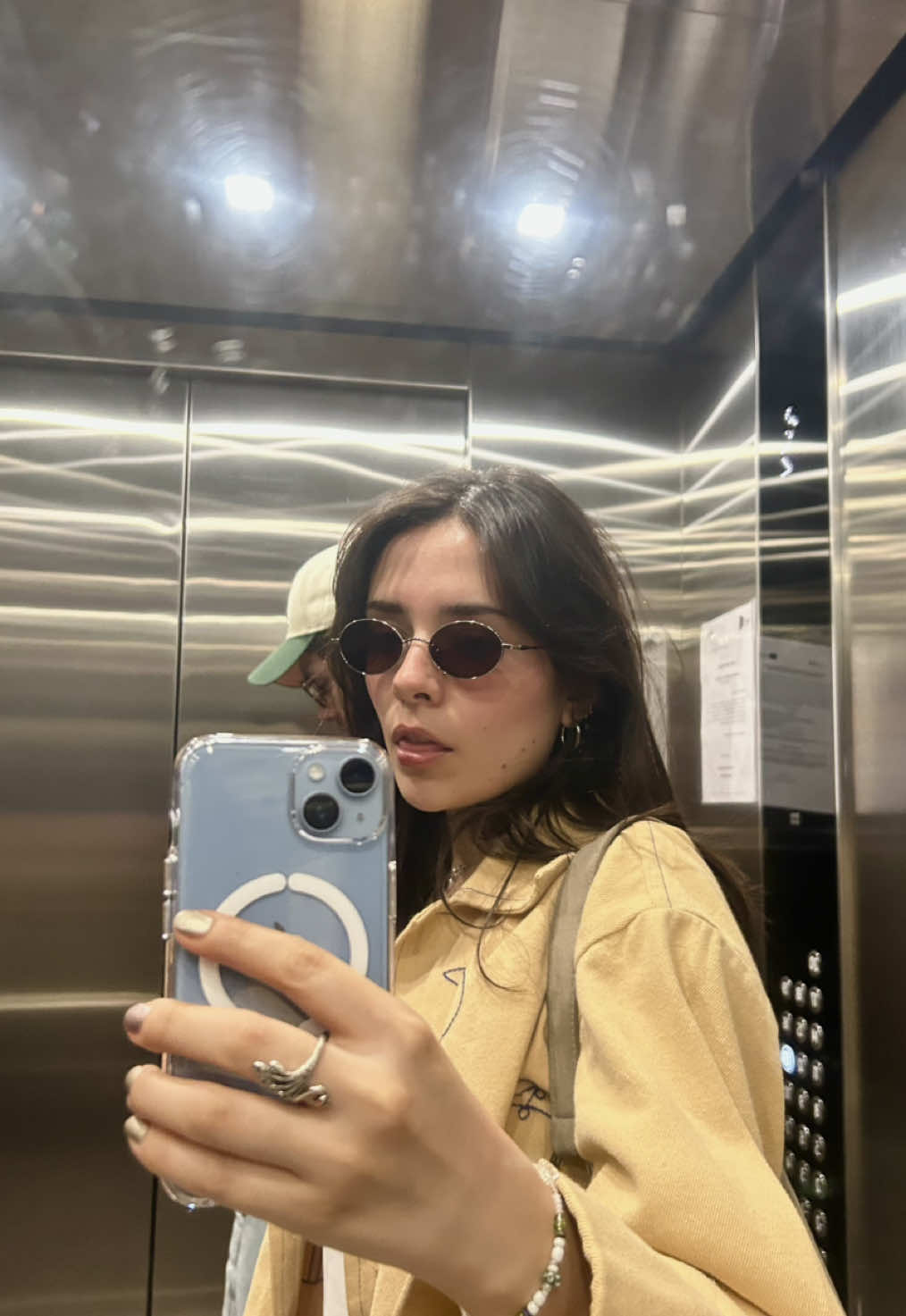 y así ser mujers #relatable #inspiration #inspo #lipstick #labial #lipcombo #cool #outfit #fitcheck #styling #style #desmadre #caos #cabeza #fitcheck #fitidea #outfitidea #estilo #estilopersonal 