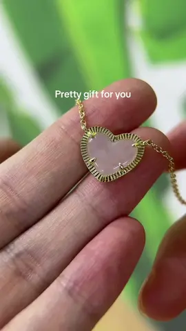 Pretty gift for you#derdaln #ks #necklace #heart #pink #trending #tiktokmademebuyit #dealsforyoudays 