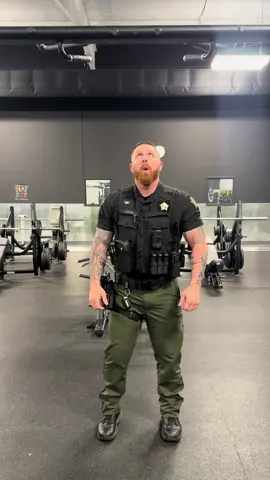 I was aiming for 10 pull ups. Failed at 8. My current body weight is 252lbs. Full gear is about 40 pounds from head to toe. 8 pull ups pushing 290lbs I wasn’t to mad at it. I’m just trying to stay beyond fit for duty. 💪🏻🤙🏻 #fitforduty #workhardplayhard #bodybuilding #Fitness #fyp #hardwork #Lifestyle #gym #gainz #grind #deputy #sheriff #lawenforcement #swat 