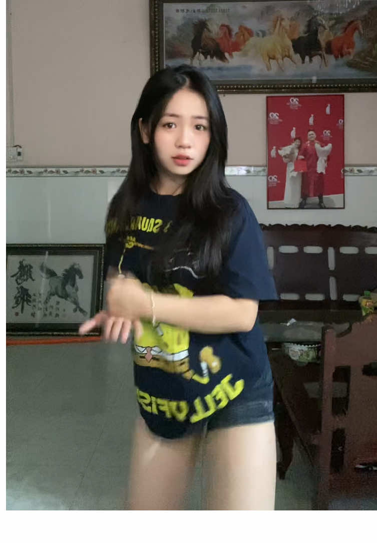 Đùi hơi bự rồi