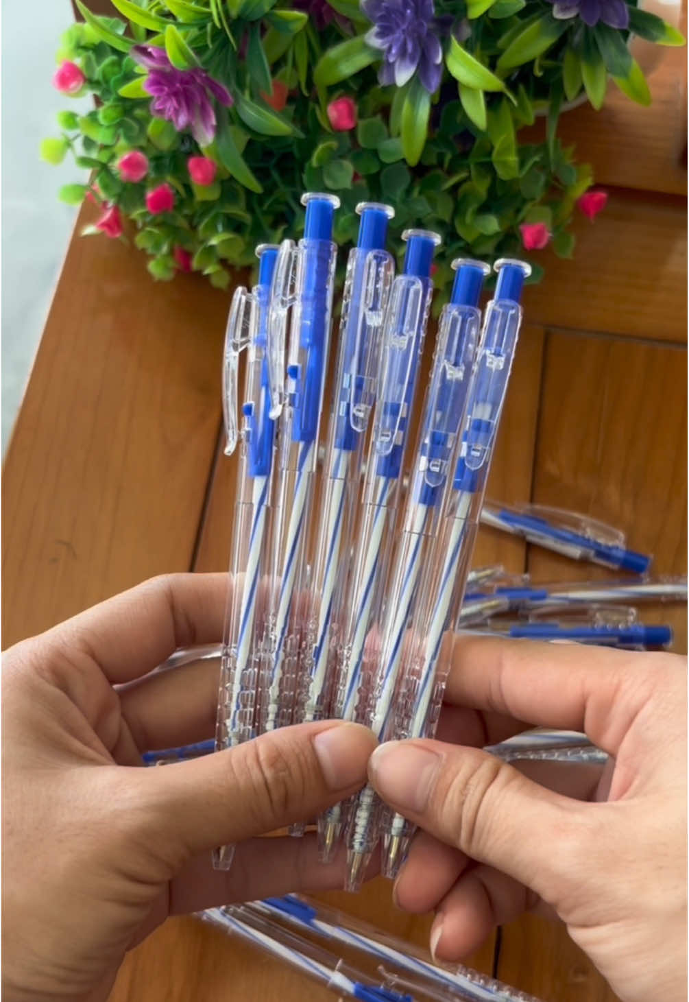 Bây giờ mua combo cho lợi nha anh chị #but #thienlong  @Em Zang tiện ích 🍃  @Em Zang tiện ích 🍃  @Em Zang tiện ích 🍃 