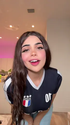 LIVE ON KICK AT ALINAROSE#alinarose 