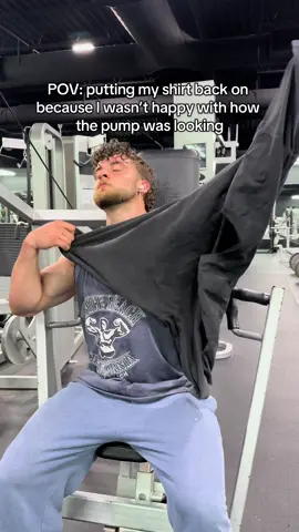 Do any of you guys do the same thing at the gym?  #gymrelatable #GymTok #bodydysphormia 