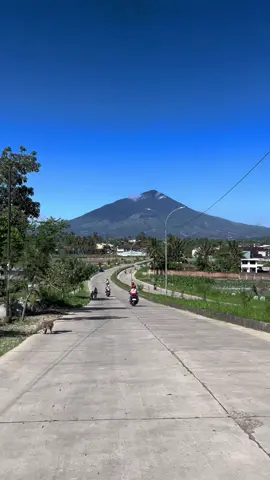 Pesona jalan ibrahim garut view gunung cikuray #fypage #fyp #xyzbcafypシ #garut #garutpride🔥 #jawbarat 