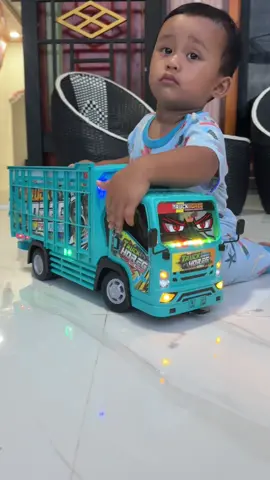 Truk Oleng Jumbo Mainan Anak Laki Laki #trukolengjumbo #mainantrukoleng #trukolengbasuri #trukbasuri #trukoleng 