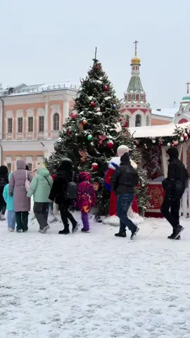 جمالها في الليل او النهار وين الاحلى 🥹🥹 #موسكو #روسيا #russia #winter #foryou #tpy #ديسمبر 