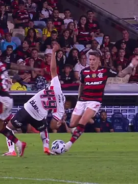 Guilhermo Varela no modo prime 🔥