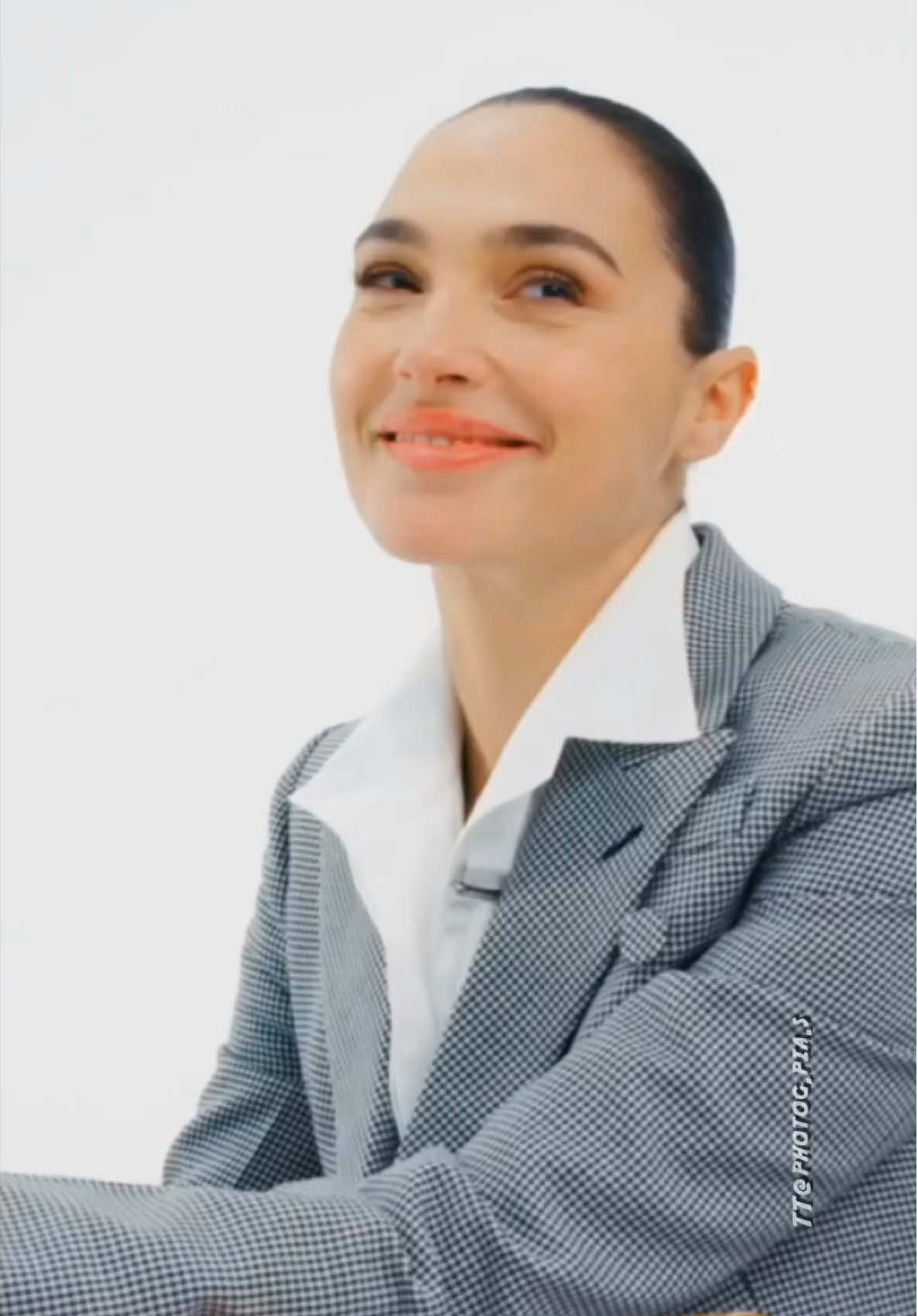 HER. 😍📸 @Gal Gadot fan edit by photog.pia.s Credit: S Magazine Spring 2025 covershoot #GalGadot #GalGadotFan #GalGadotEdit #WonderWoman #Fashion #Photoshoot #FYP 