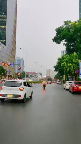 sống ở Hà Nội sở nhất không phải cô đơn... mà là sở nhất  không có tiền...#HoangDong #hanoi #canhdephanoi #chill #xuhuongtiktok #xuhuongtiktok2025 