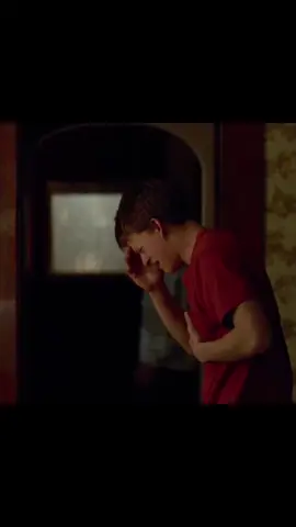 Y’all ever seen the most beautiful girl ever and then just start tweaking 😭✌️ #fyp #targetaudience #manchesterbythesea #beef #perksofbeingawallflower #beautifulboy #jakegyllenhaal #pvzgw2 #mecore #corecore #real #viral 