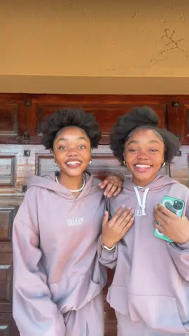 Venda girls are up😝🤸🏽🤸🏽 @Una Rams  #fyp #ndouvhadatwinsofficial #misisicollection #tiktoksa #unarams #vendatiktok #myshayla 
